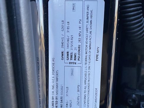 Used 2021 Porsche Cayenne S image 16