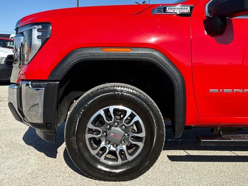Used 2025 GMC Sierra 2500 SLE w/ SLE Convenience Package image 5