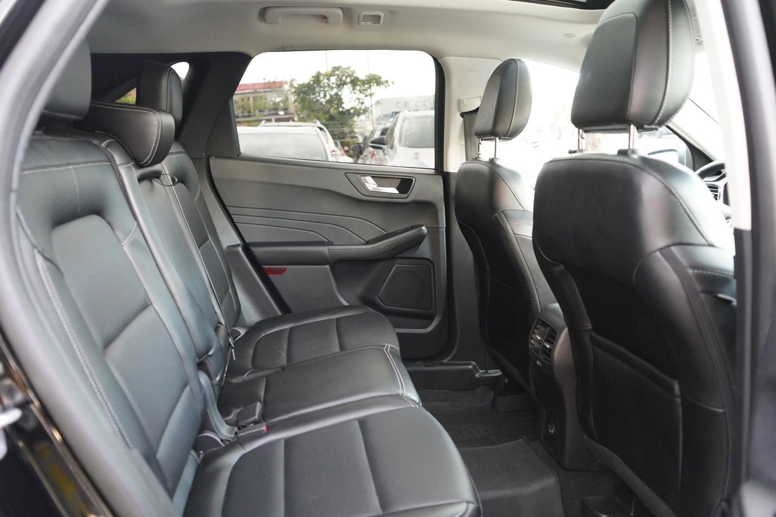 Used 2022 Ford Escape SEL FWD image 19