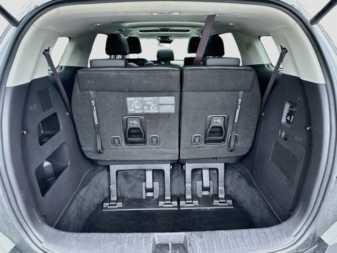 Certified 2025 Kia Carnival SX FWD image 31