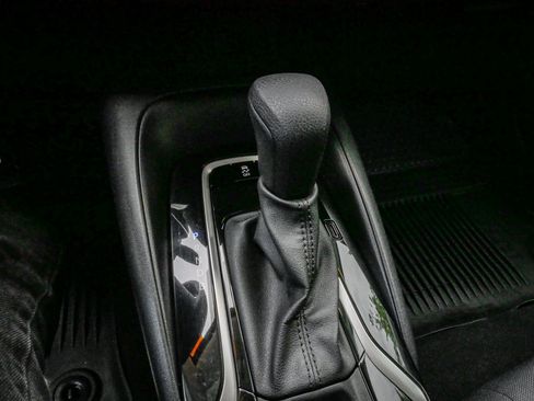Used 2022 Toyota Corolla LE FWD image 25