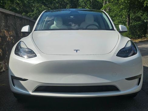 Used 2023 Tesla Model Y Long Range AWD/4WD image 5
