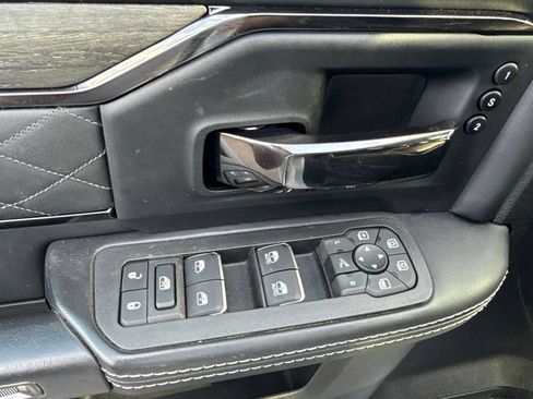 Used 2025 RAM 3500 Limited AWD/4WD image 21
