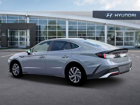 New 2026 Hyundai Sonata Blue FWD image 4