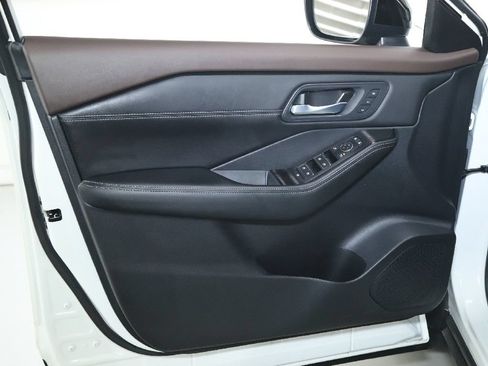 Certified 2023 Nissan Rogue SL AWD/4WD image 16