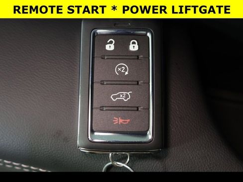 New 2025 Jeep Grand Cherokee Altitude image 11