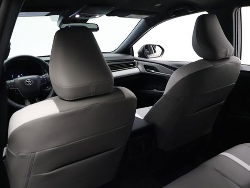 Certified 2025 Toyota Camry SE image 20