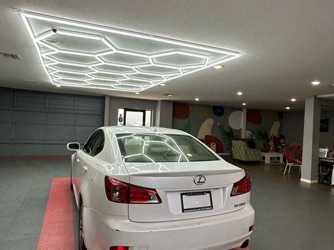 Used 2011 Lexus IS 250 image 4