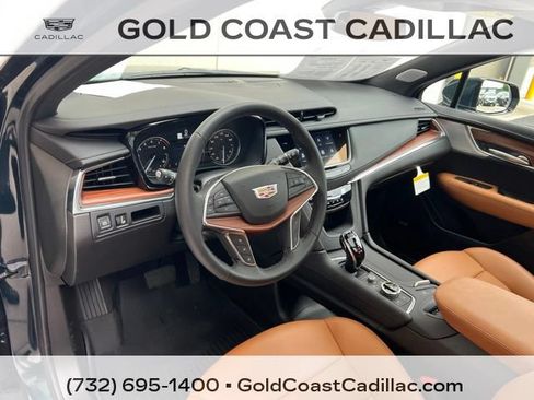 Certified 2025 Cadillac XT5 Premium Luxury w/ LPO, Floor Liner Package AWD/4WD image 18