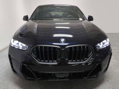 Certified 2025 BMW X6 xDrive40i w/ Premium Package AWD/4WD image 2