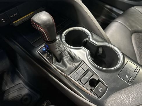 Used 2018 Toyota Camry XSE FWD image 24