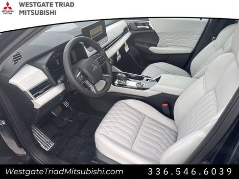 New 2026 Mitsubishi Outlander SEL image 5