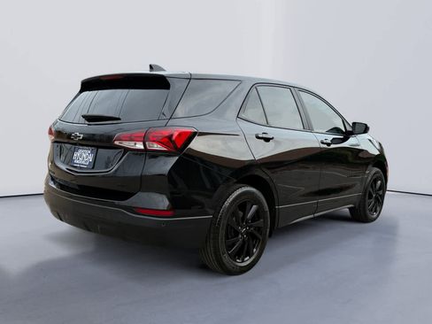 Used 2024 Chevrolet Equinox LS w/ LS Convenience Package image 3