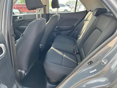 Used 2022 Hyundai Venue SE w/ Cargo Package FWD image 6