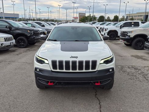 Used 2019 Jeep Cherokee Trailhawk AWD/4WD image 9