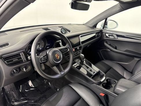 Certified 2026 Porsche Macan S AWD/4WD image 4