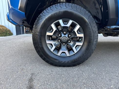 Used 2017 Toyota Tacoma TRD Off-Road w/ Tow Package (A/T) AWD/4WD image 16