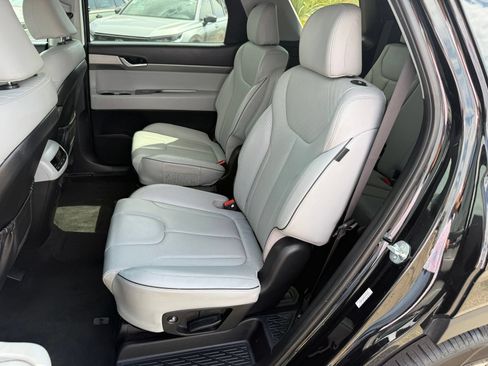 Used 2024 Hyundai Palisade SEL FWD image 33