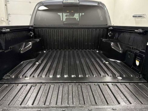 Certified 2019 Toyota Tacoma TRD Off-Road w/ Technology Package image 28