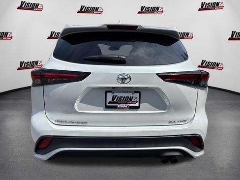 Used 2024 Toyota Highlander XSE AWD/4WD image 6