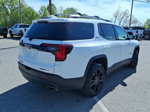 Used 2023 GMC Acadia SLE w/ Driver Convenience Package image 4