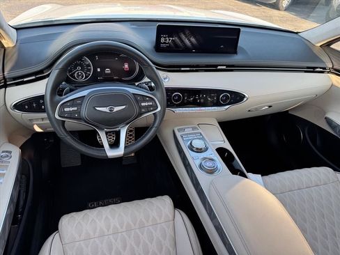 Used 2025 Genesis GV70 3.5T Sport w/ Sport Advanced Package AWD/4WD image 15