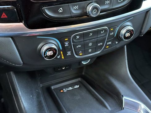 Certified 2023 Chevrolet Traverse LT image 24