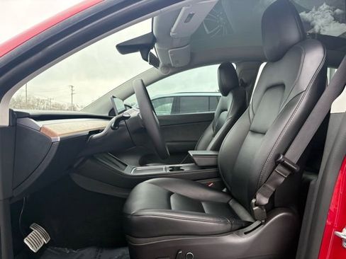 Used 2022 Tesla Model Y Performance image 21