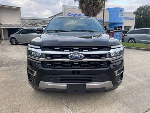 Used 2024 Ford Expedition Limited image 2