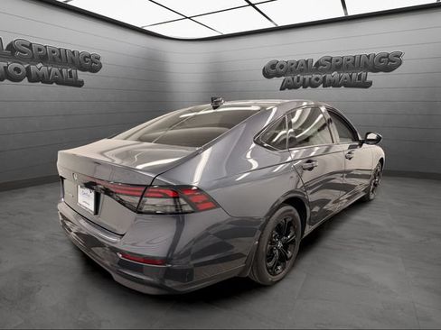 Certified 2025 Honda Accord SE image 5
