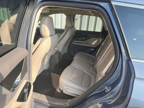 Used 2022 Lincoln Corsair AWD w/ Premium Package image 13