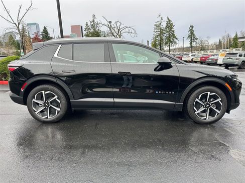 New 2026 Chevrolet Equinox EV LT image 6