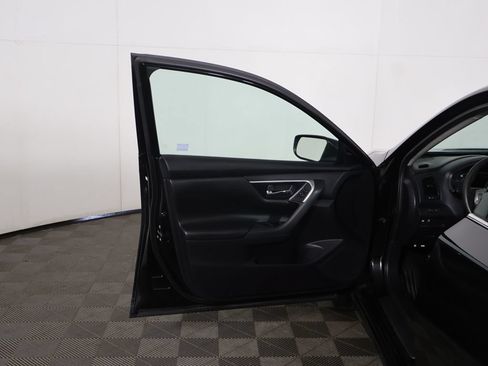 Used 2018 Nissan Altima 2.5 SV FWD image 15