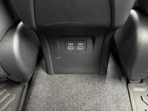 Used 2025 Toyota Prius XLE image 16