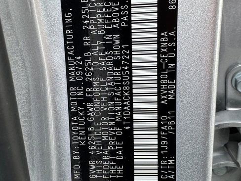 Used 2025 Toyota Camry LE image 22