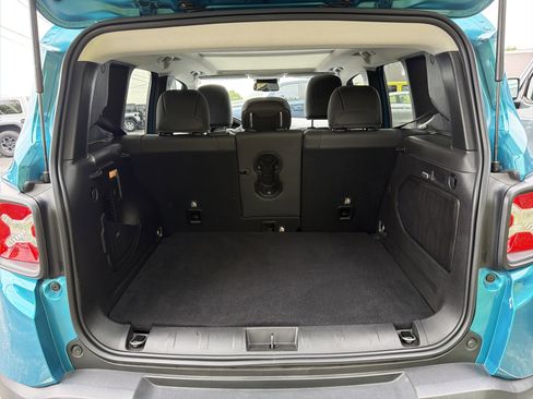 Certified 2021 Jeep Renegade Trailhawk w/ Sun & Sound Group AWD/4WD image 9