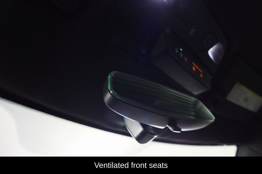 Used 2023 Chevrolet Camaro LT RWD image 17