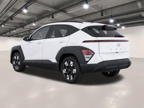 Used 2025 Hyundai Kona SEL FWD image 3