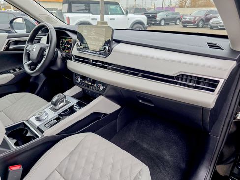 Used 2024 Mitsubishi Outlander SEL image 12