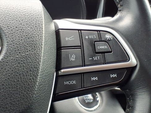 Used 2023 Toyota Highlander LE image 20