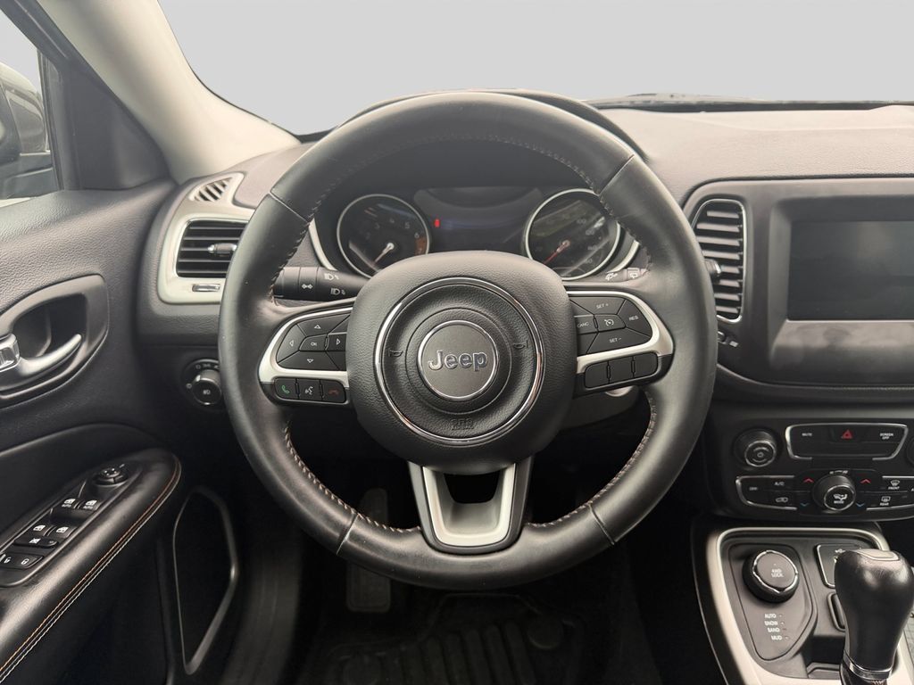 Used 2018 Jeep Compass Latitude w/ Popular Equipment Group AWD/4WD image 17