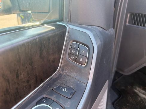 Used 2024 Ford F250 Lariat w/ Lariat Ultimate Package AWD/4WD image 12