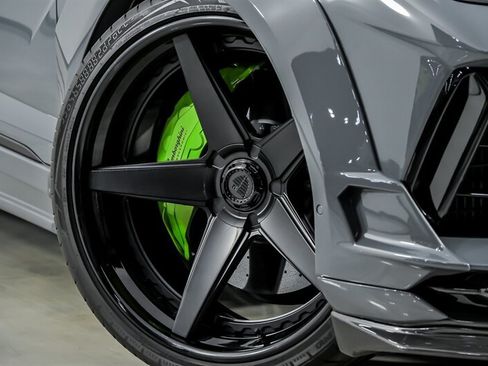 Used 2024 Lamborghini Urus Performante AWD/4WD image 4