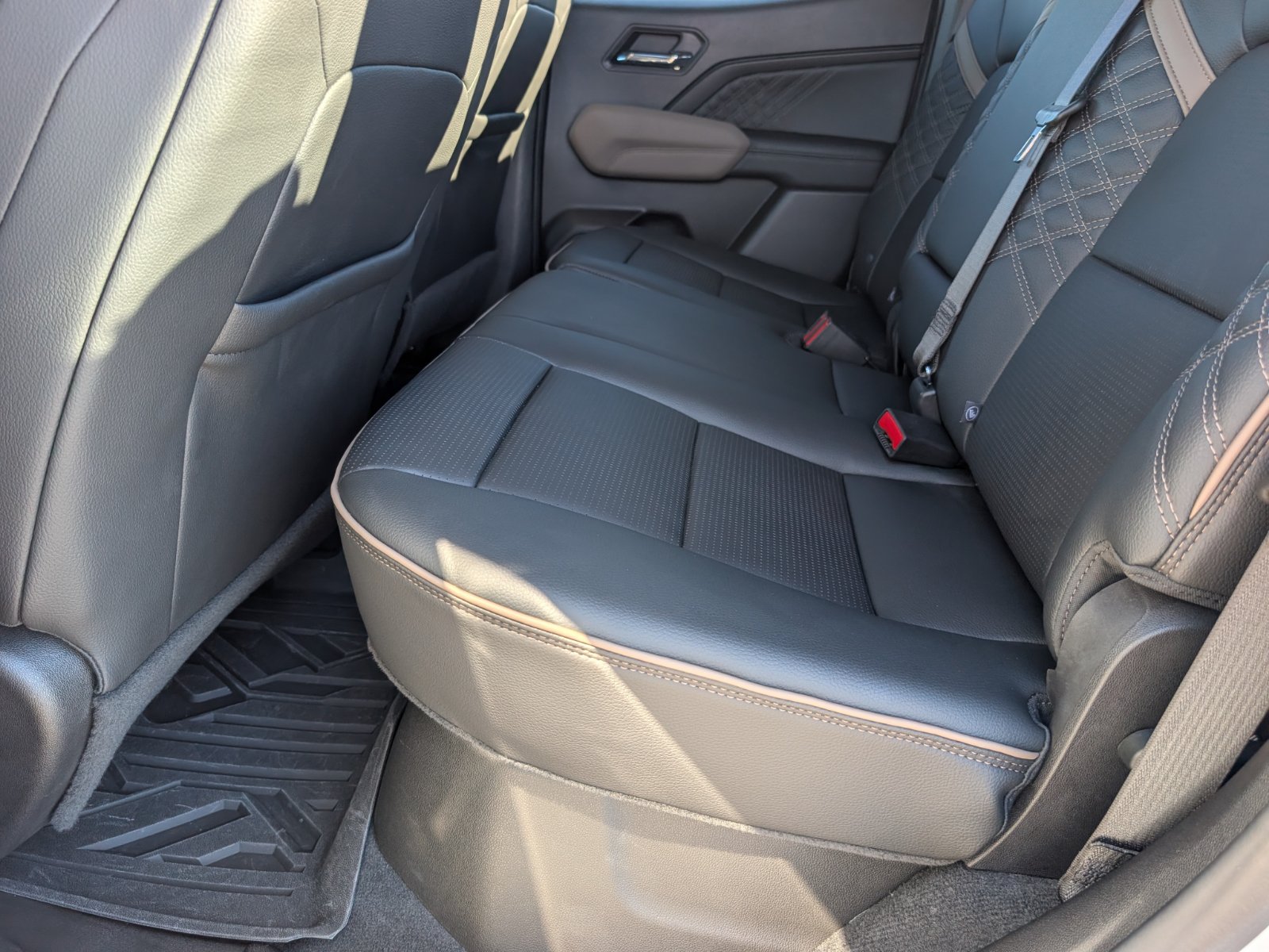 Used 2023 GMC Canyon Denali AWD/4WD image 12