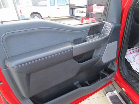 Used 2025 Ford F250 Lariat w/ Chrome Package image 24