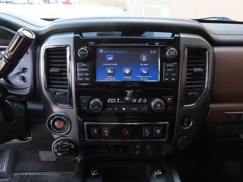 Used 2018 Nissan Titan Platinum Reserve image 18