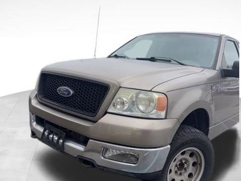 Used 2005 Ford F150 XLT image 2