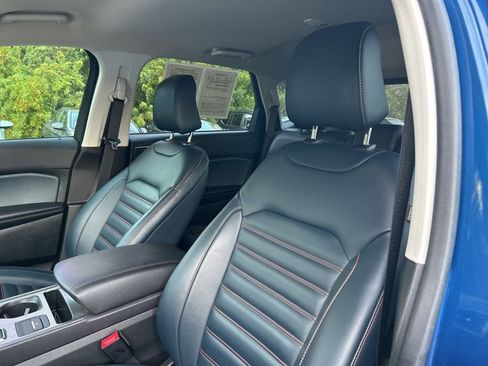 Used 2023 Ford Edge SEL w/ Sport Appearance Package image 16