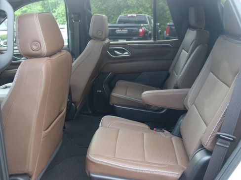Used 2024 Chevrolet Tahoe High Country AWD/4WD image 38