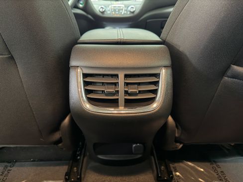 Used 2025 Chevrolet Malibu LT FWD image 11